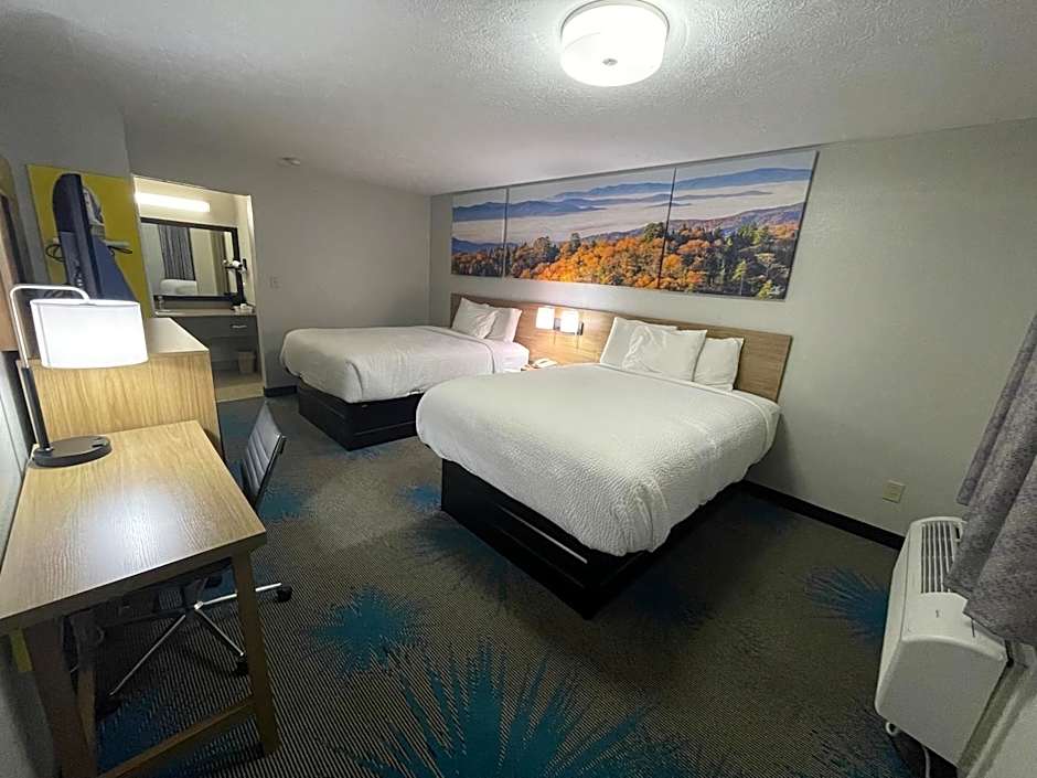 Days Inn by Wyndham Savannah
