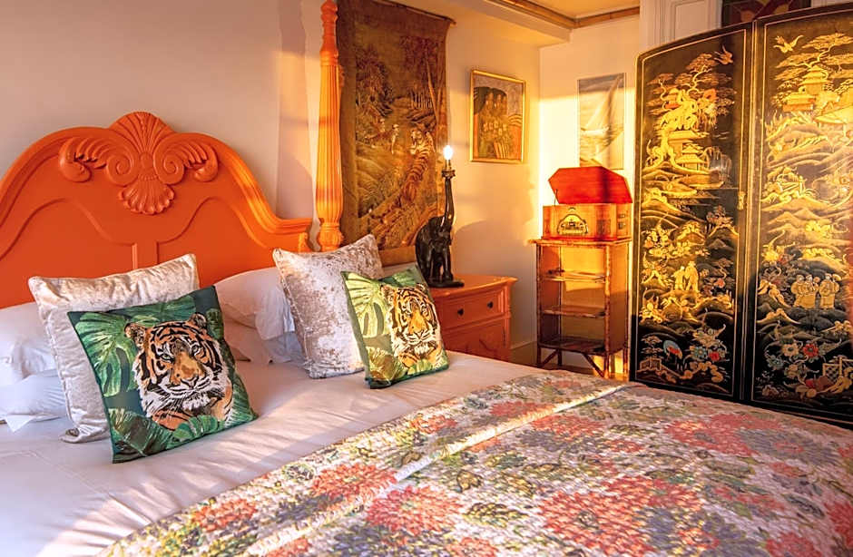 Tolcarne Beach Colonial Restaurant and Rooms