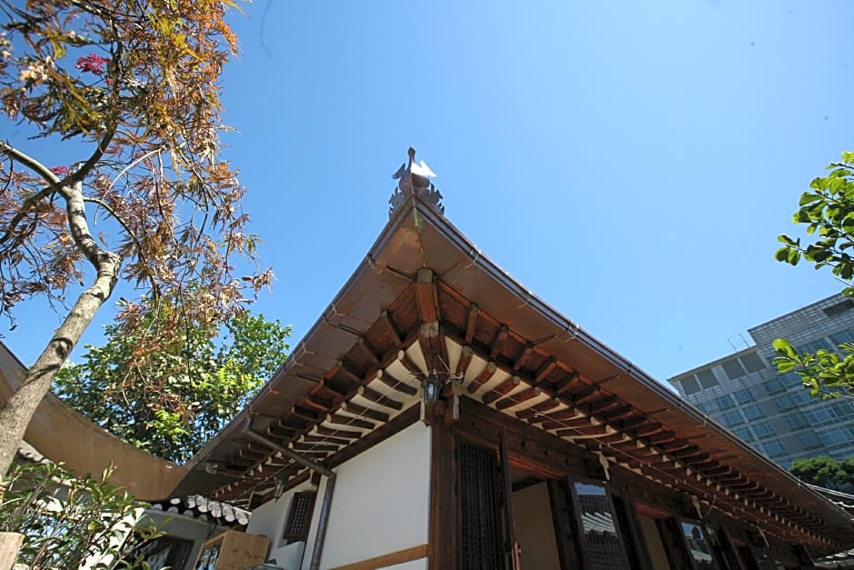 Gaeunchae Hanok Guesthouse Jeonju