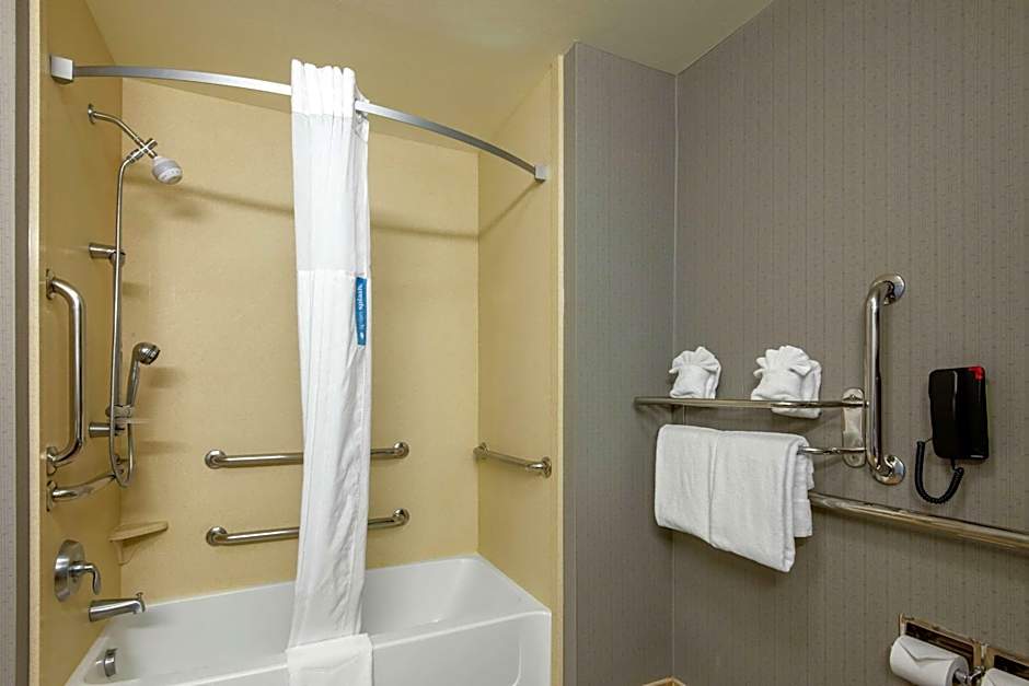 Hampton Inn By Hilton Meadville