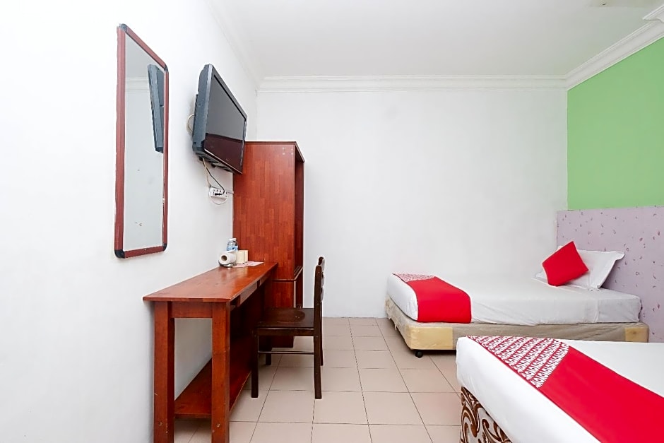 OYO 850 Gold Star Hotel