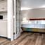 La Quinta Inn & Suites by Wyndham Columbus Airport Reynoldsburg
