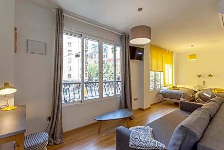 Quadruple Room with Private Bathroom