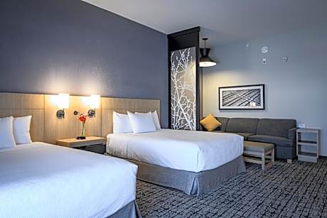 Queen Room with Two Queen Beds and Roll-In Shower - Disability Access