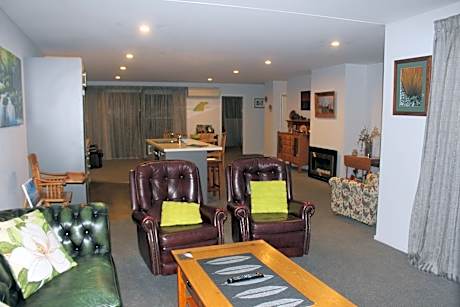 Two-Bedroom Apartment with Lake View