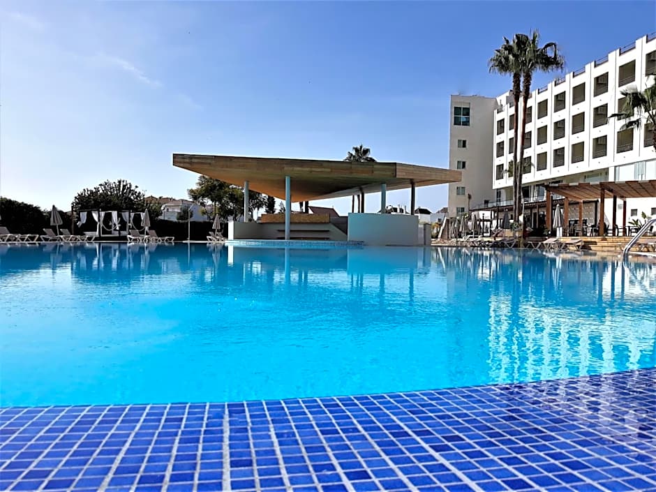 AP Maria Nova Lounge - Adults Friendly