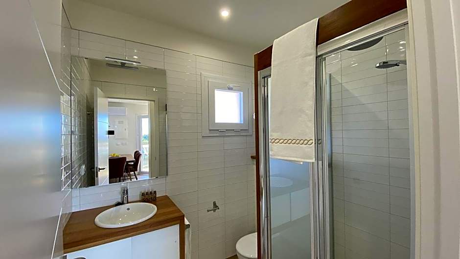 Hotel Selwo Lodge - Animal Park Tickets Included