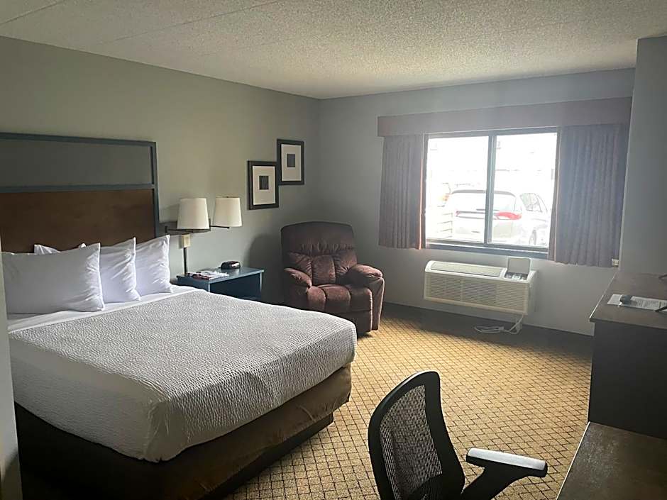 AmericInn by Wyndham Hartford WI