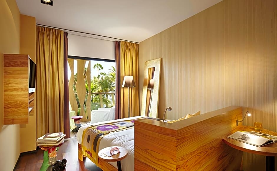 Photo 1 of 8 of Deluxe Double Room with Garden View (Single Use)