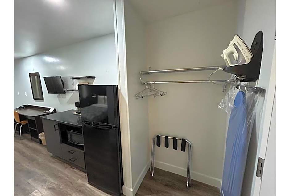 Studio 6 Suites Hesperia, CA West Main Street I 15