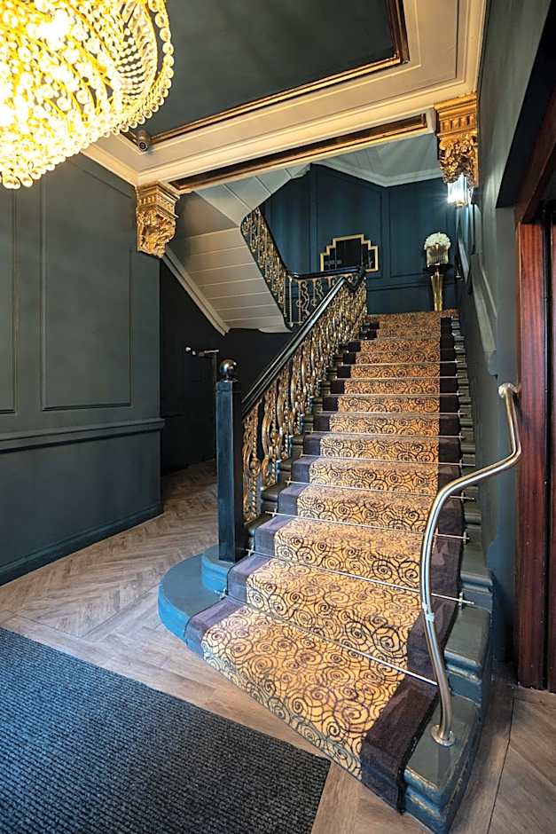 62 Castle Street Hotel