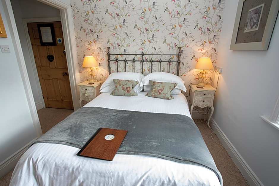 Treherne House & The Malvern Retreat