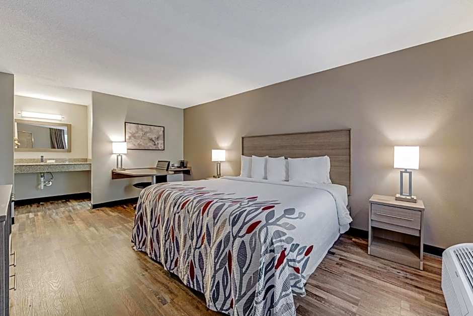 Red Roof Inn & Suites Wilkesboro