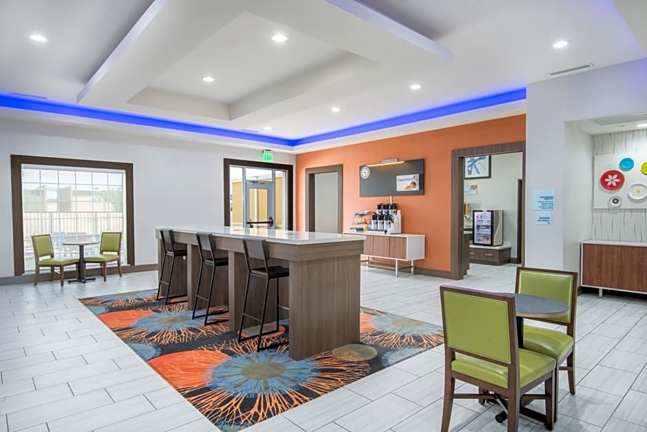 Holiday Inn Express & Suites STILLWATER - UNIVERSITY AREA