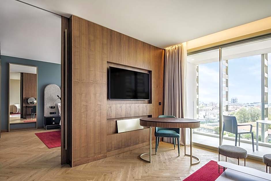 Renaissance Porto Lapa Hotel