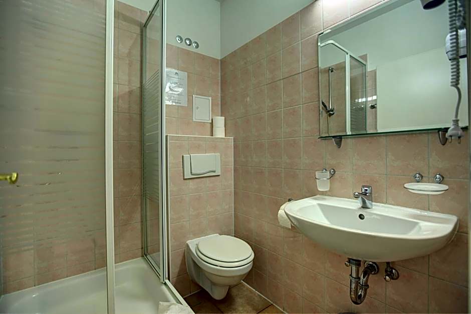 Hotel Pension Bernstein am Kurfürstendamm