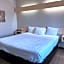 Days Inn & Suites by Wyndham Hutchinson