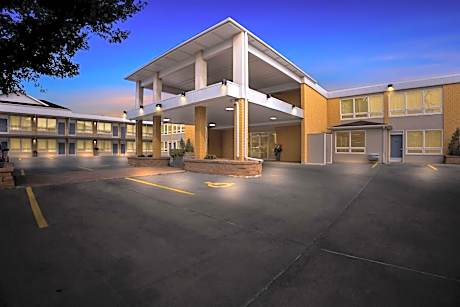 Best Western Lee's Motor Inn