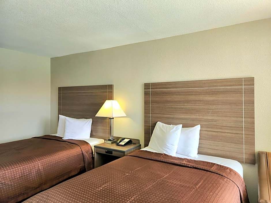 Days Inn by Wyndham Seguin TX