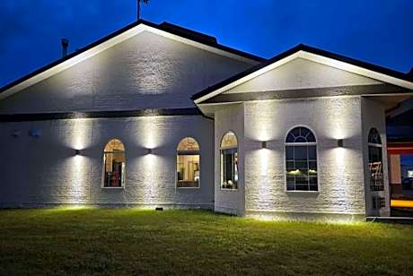 Super 8 by Wyndham Swan River MB