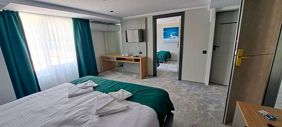 Hotel Plutitor Lebăda