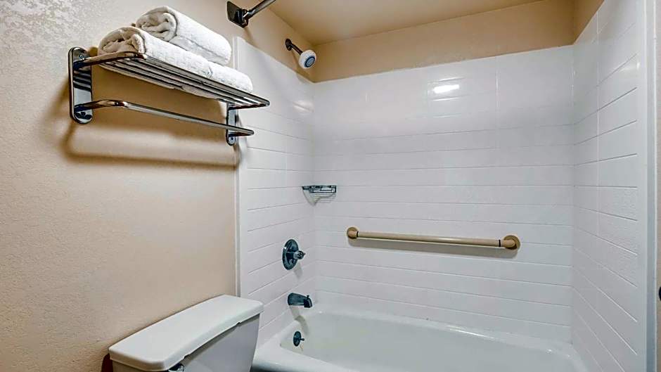 Best Western Inn And Suites Of Macon