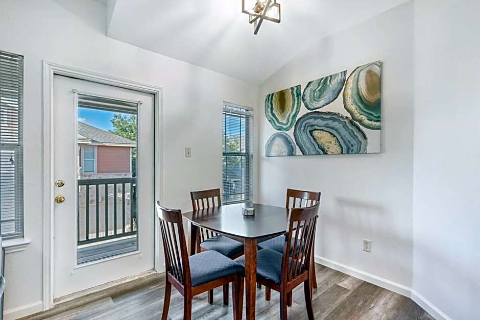 Quaint 2BD2B Condo* Fully Furnished*Amazing Patio*