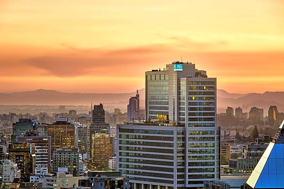 AC Hotel Santiago Cenco Costanera