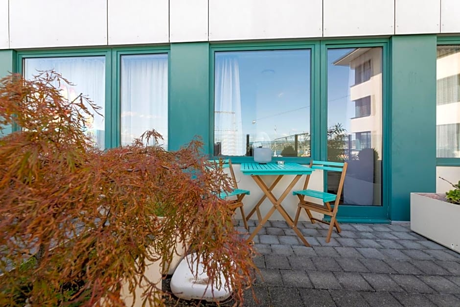 becozy du Lac Self-Check In Hotel Riviera Edition