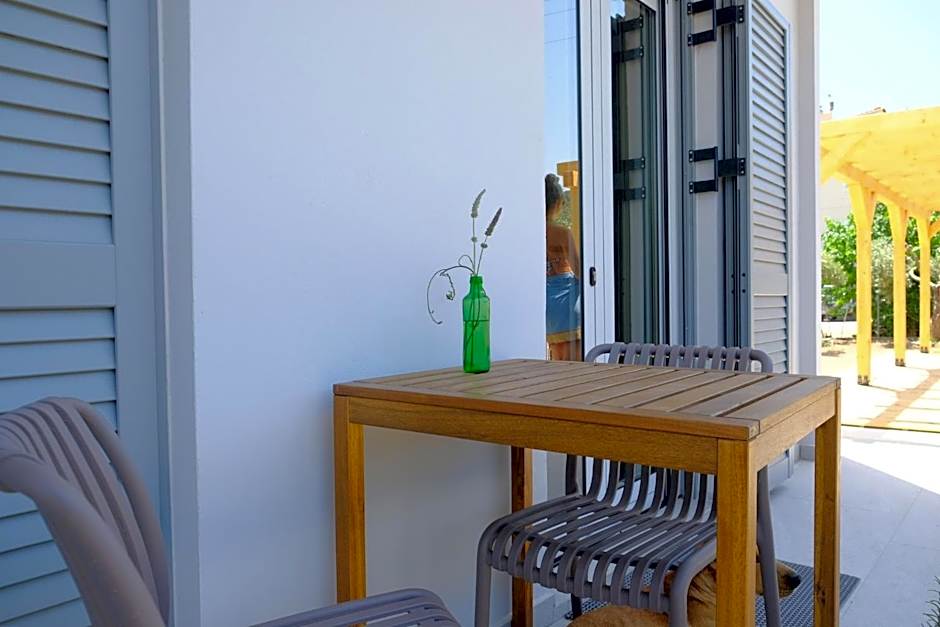 Evia Bay Suites and Retreats