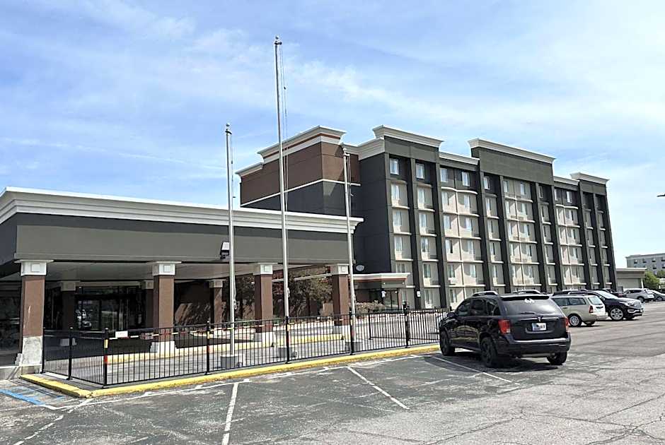 La Quinta Inn & Suites by Wyndham Indianapolis South
