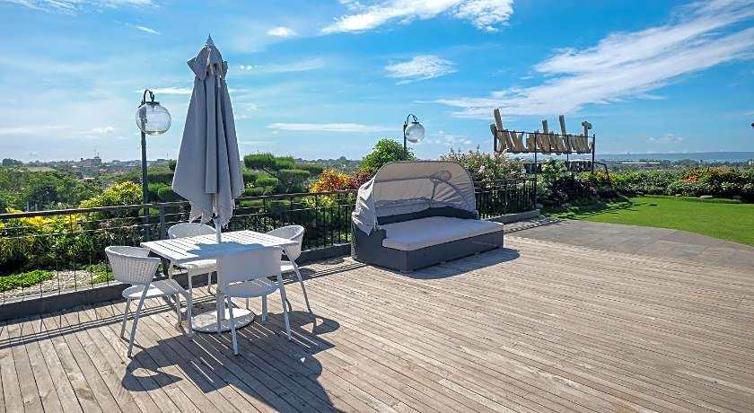 Jambuluwuk Oceano Seminyak Hotel