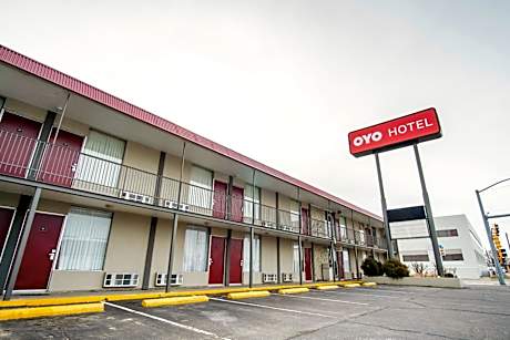 OYO Hotel Hutchinson KS West 4th Ave