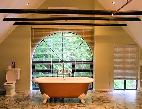 Mount Shekinah Country Hotel