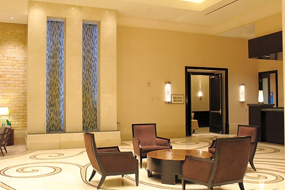 Luxury Suites Int'l at The Signature