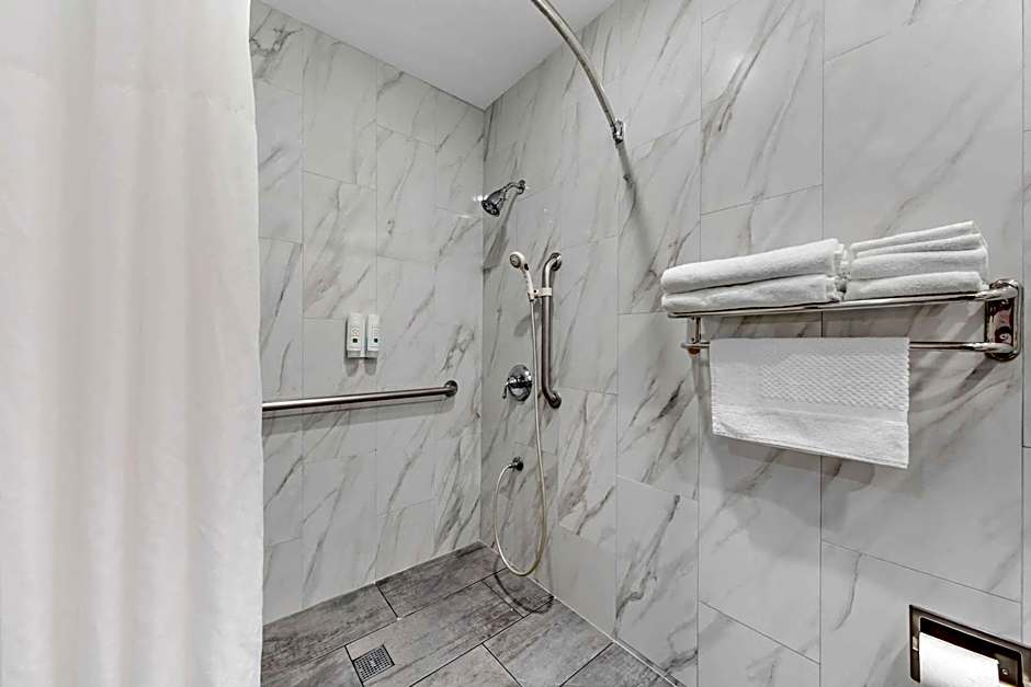 Quality Inn & Suites Sacramento Downtown Area