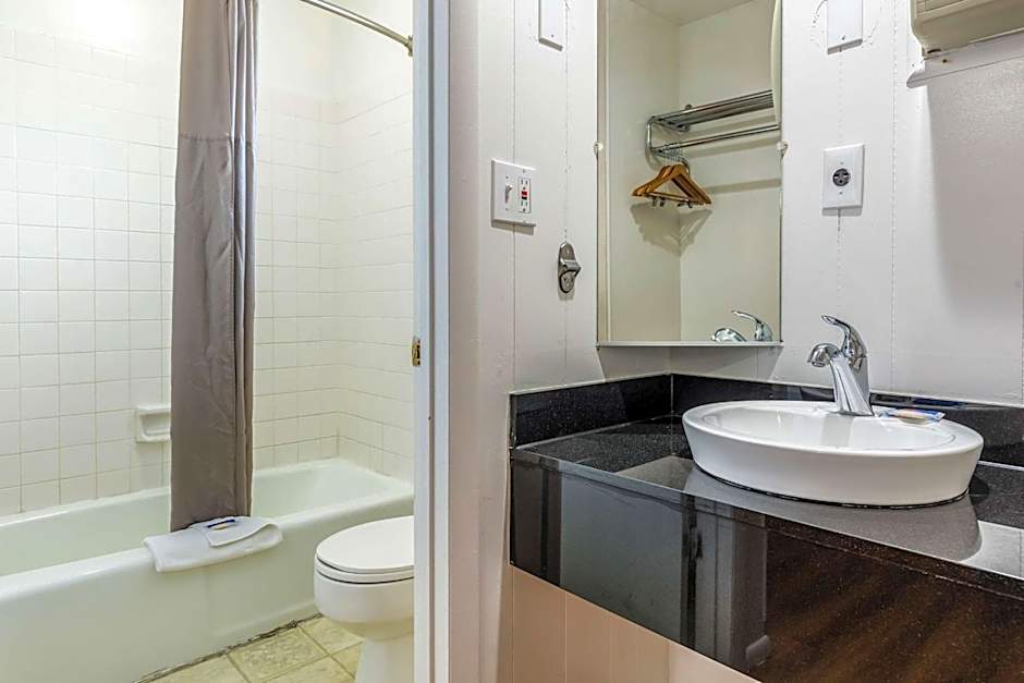 Motel 6-Tremonton, UT