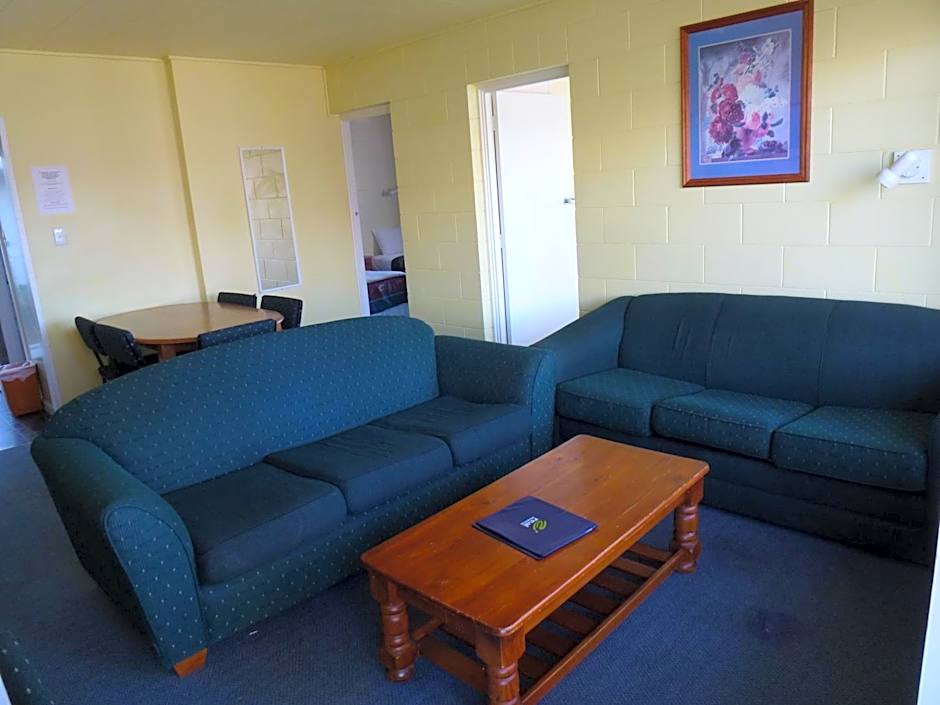 Lakeside Motel