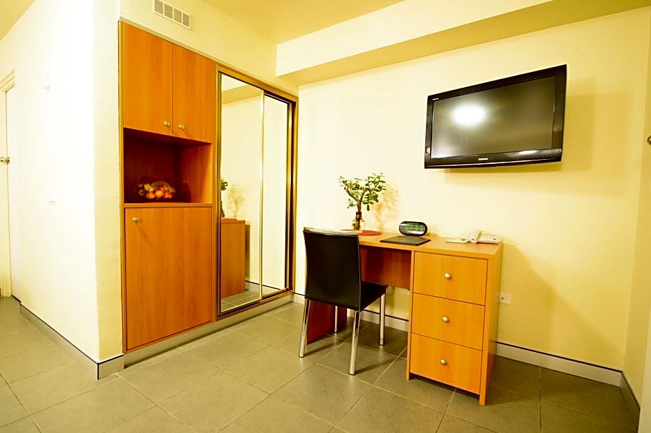 Liberty Plains Motor Inn