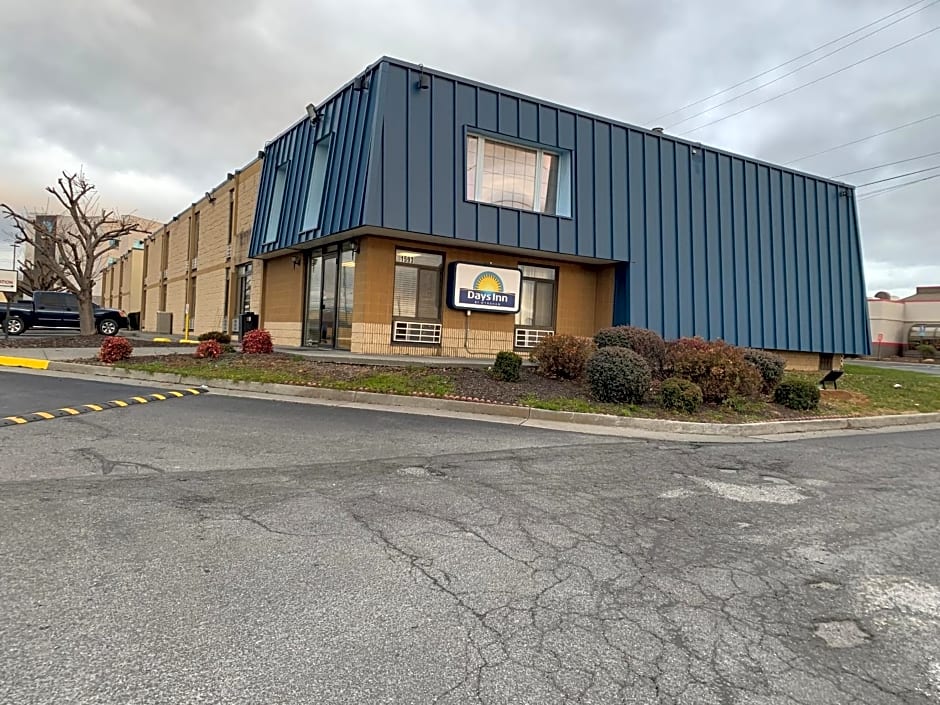 Days Inn by Wyndham Winchester