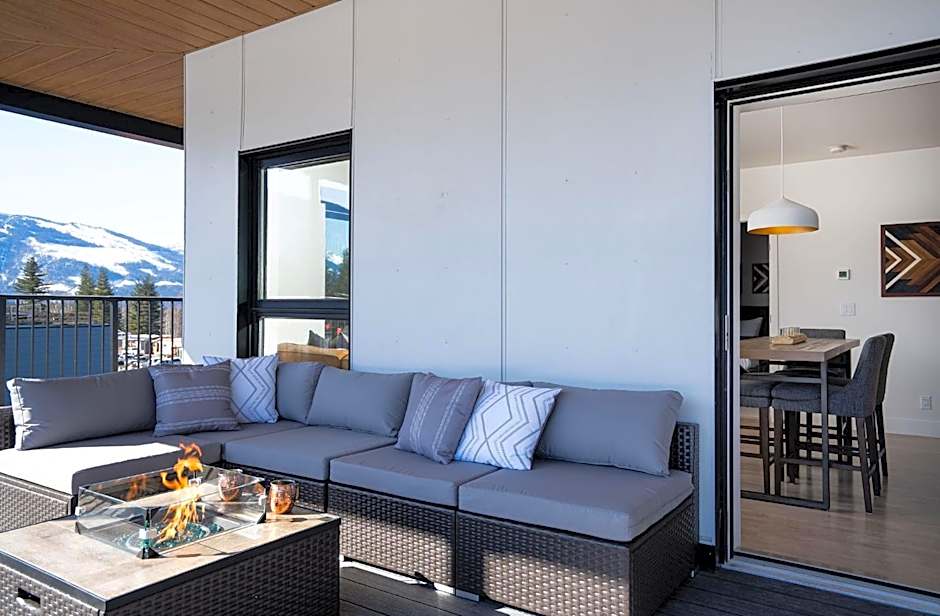The Big Deck by Revelstoke Vacations