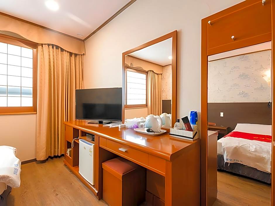 Apple Hotel