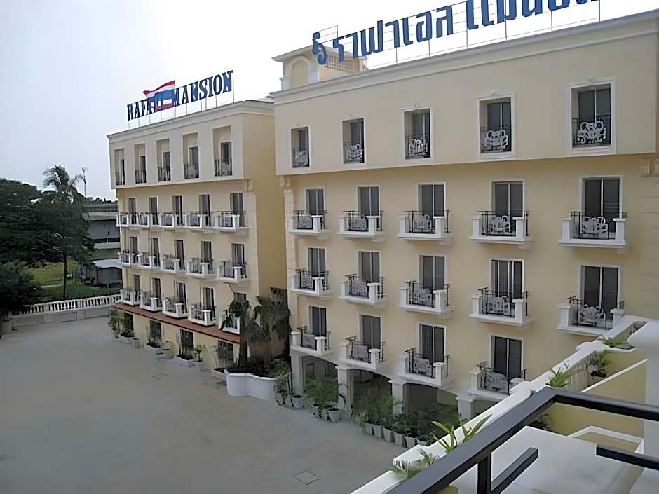 Rafael Mansion Bangkok Airport