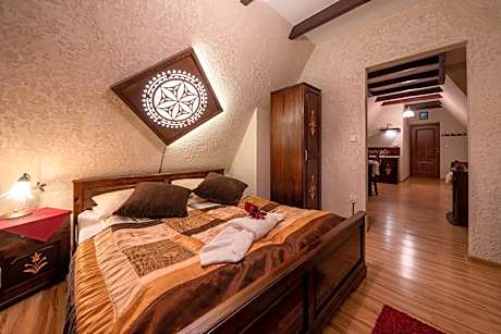 Apartment with Mountain View