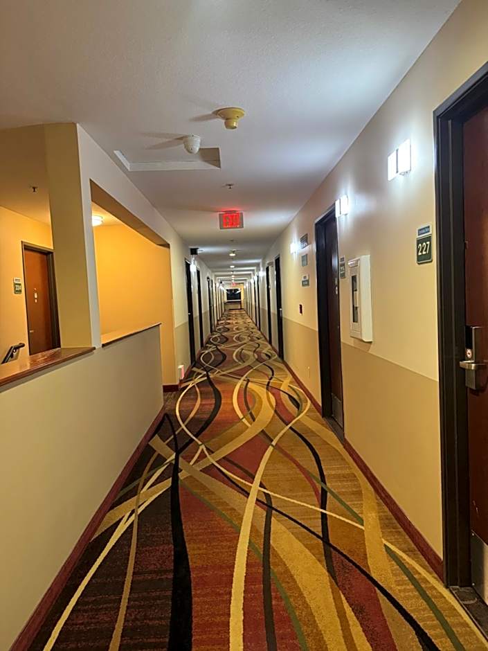 Travelodge Suites by Wyndham Newberg 
