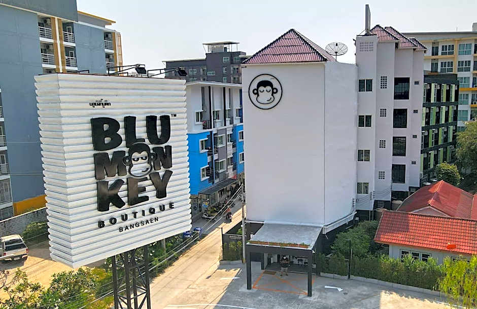 Blu Monkey Boutique Bangsaen