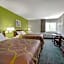 Super 8 by Wyndham De Soto