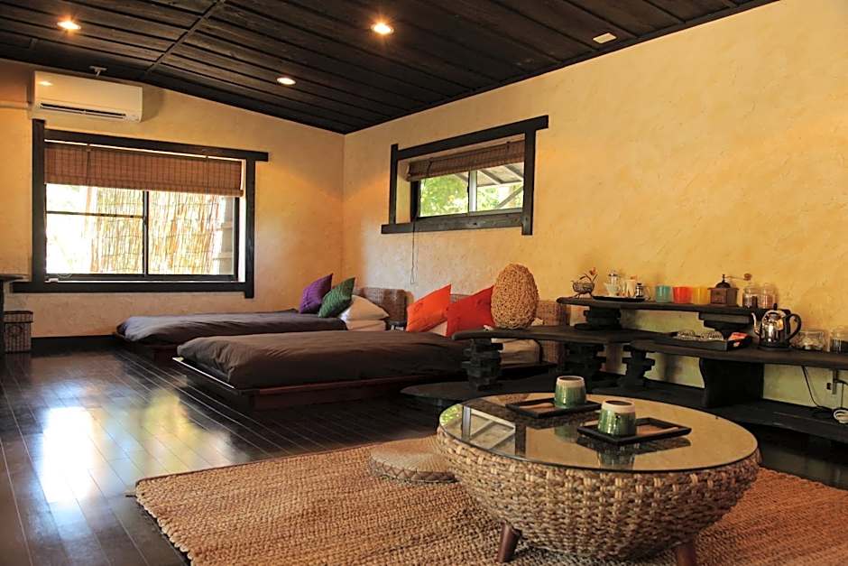 Taketomijima Akaneya