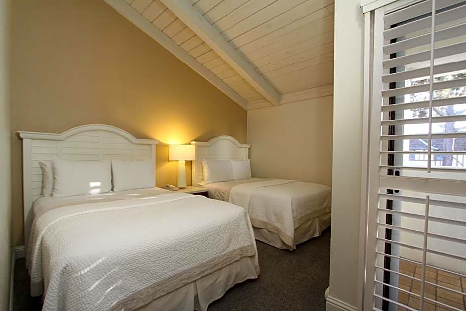 Lobos Lodge