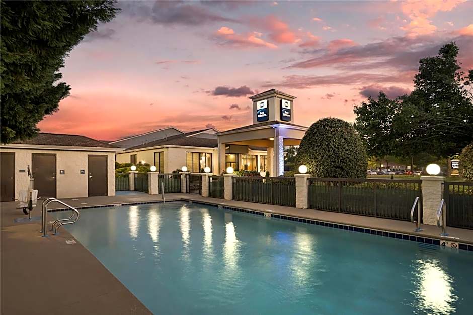 Best Western Inn & Suites Monroe